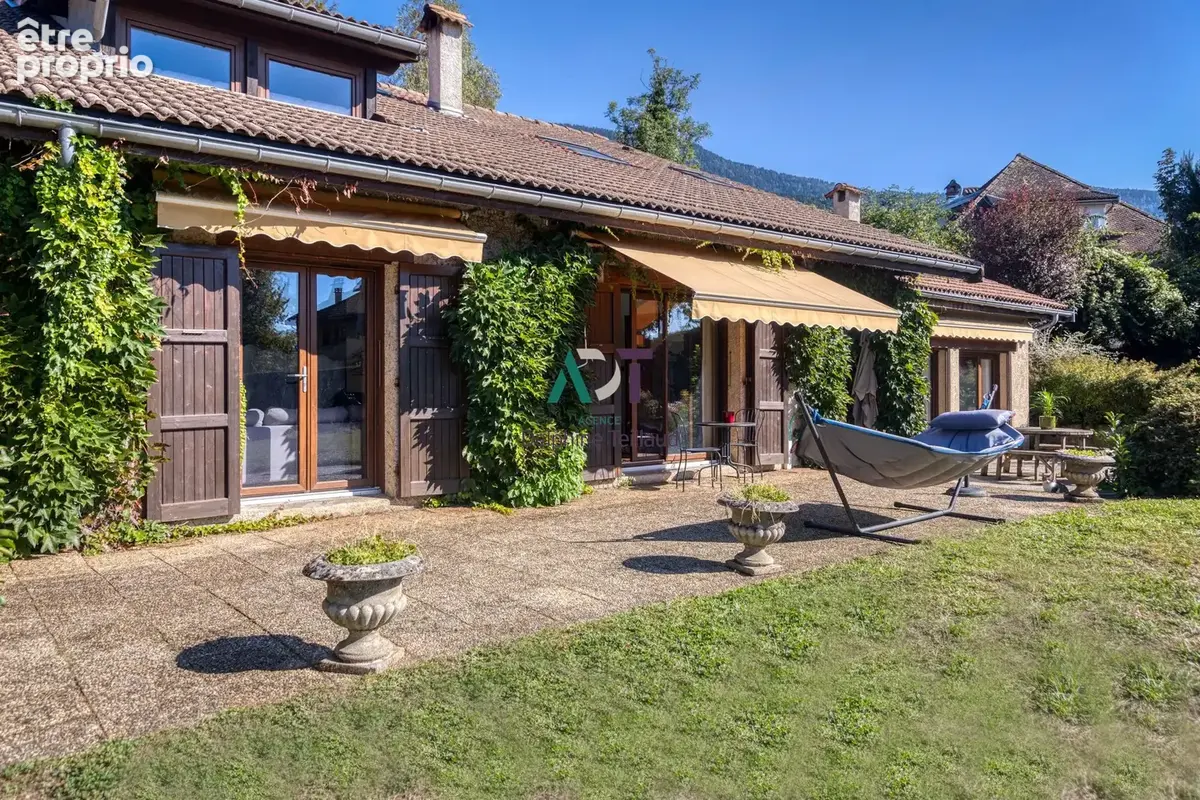 Maison 9 pièces 210 m² à vendre à Saint-Martin-D'uriage (38410) - photo 3