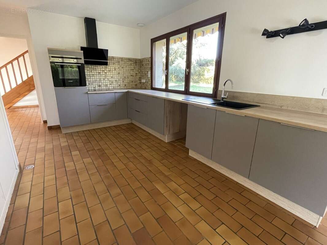 Maison à BONNES