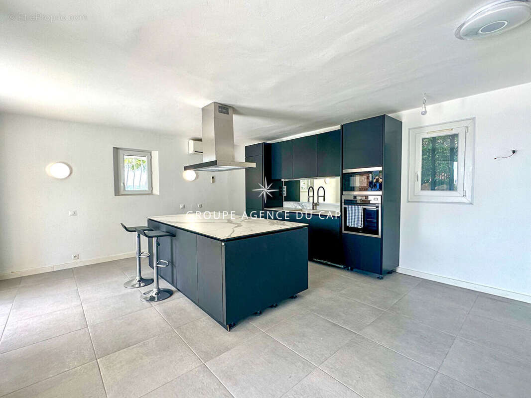 Villa renovee 7 pièces 200 m²  avec vue degagée mer, aux issambres - photo 5
