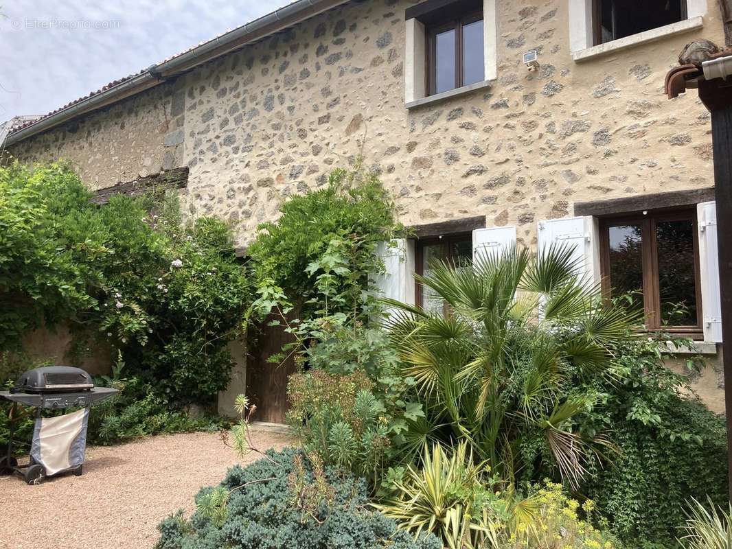 Maison à ABJAT-SUR-BANDIAT