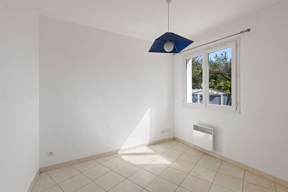 Maison à LA FARE-LES-OLIVIERS