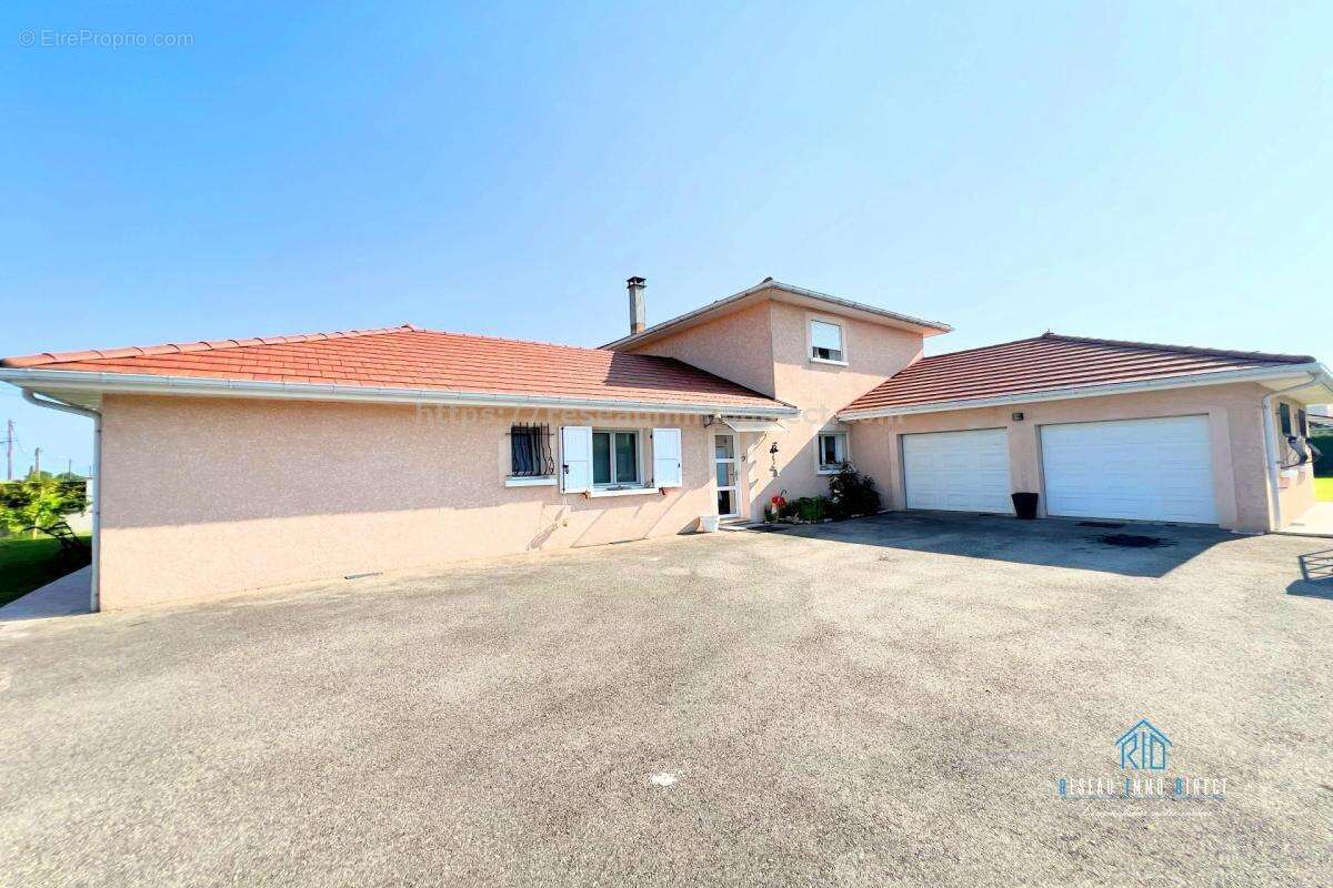 Maison à LE GRAND-LEMPS