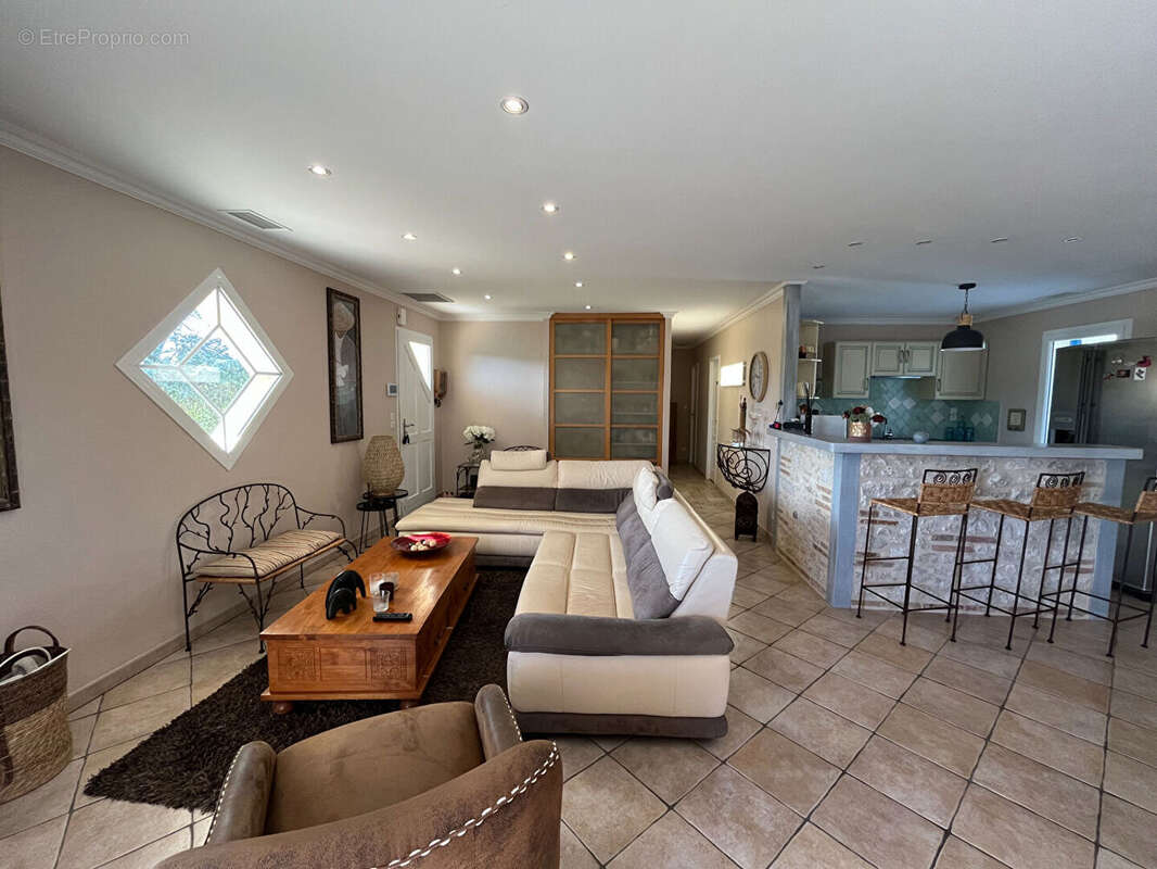 Maison à GAGEAC-ET-ROUILLAC