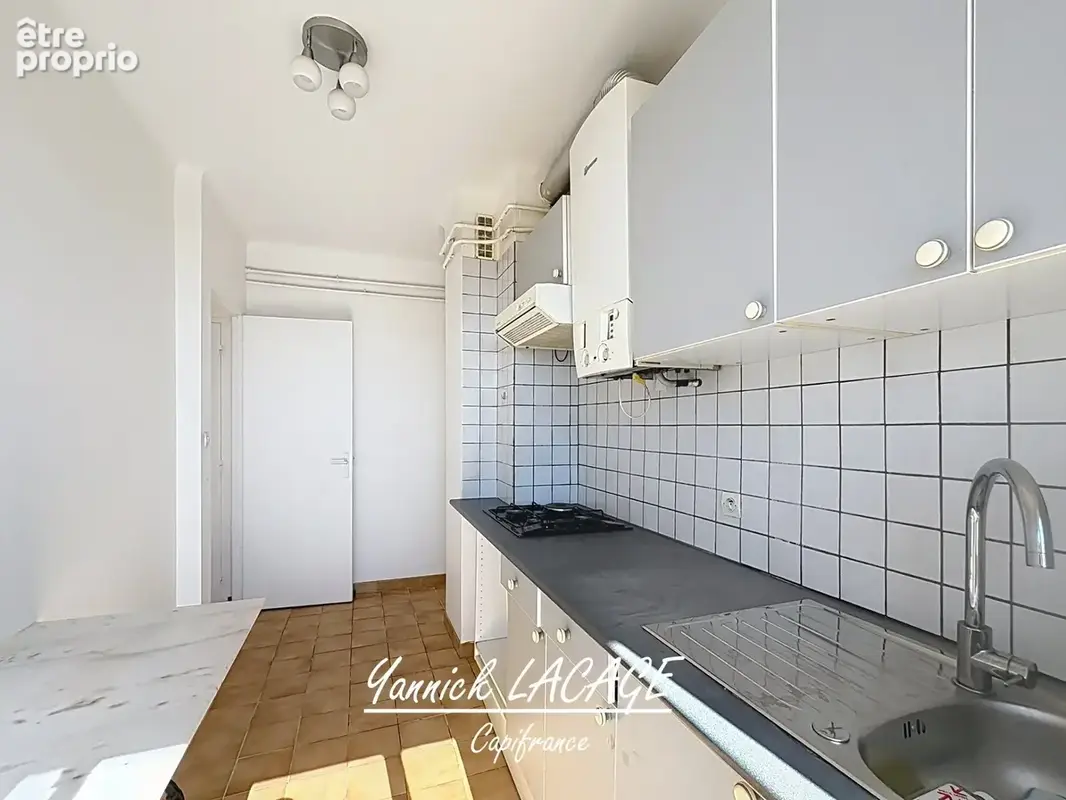 MARSEILLE 4e – T2 43 m² – 7e étage – Balcon filant – Vue panoramique - photo 7
