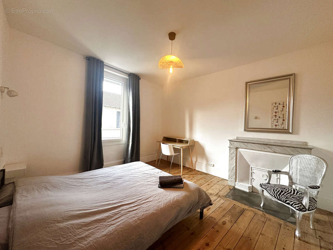 Maison à DECAZEVILLE