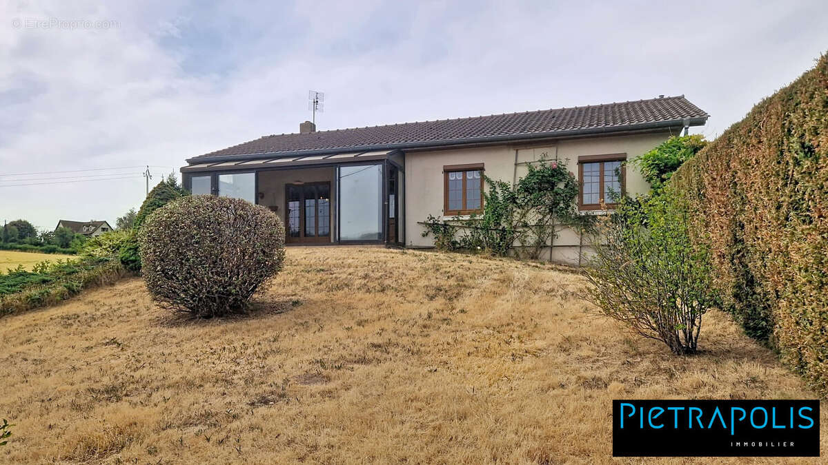 Maison 94 m² à Montmelard  - photo 6