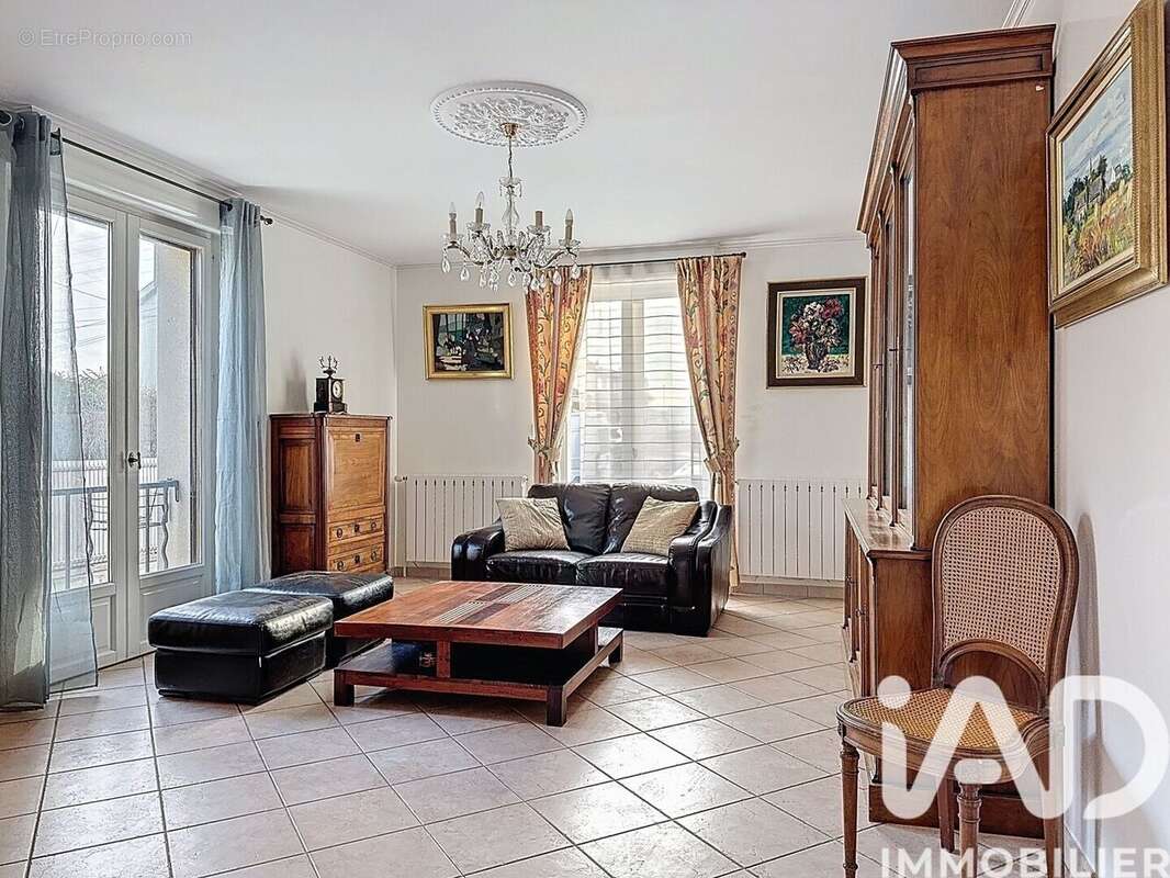 Maison 215 m² à Villers-Marmery  - photo 4