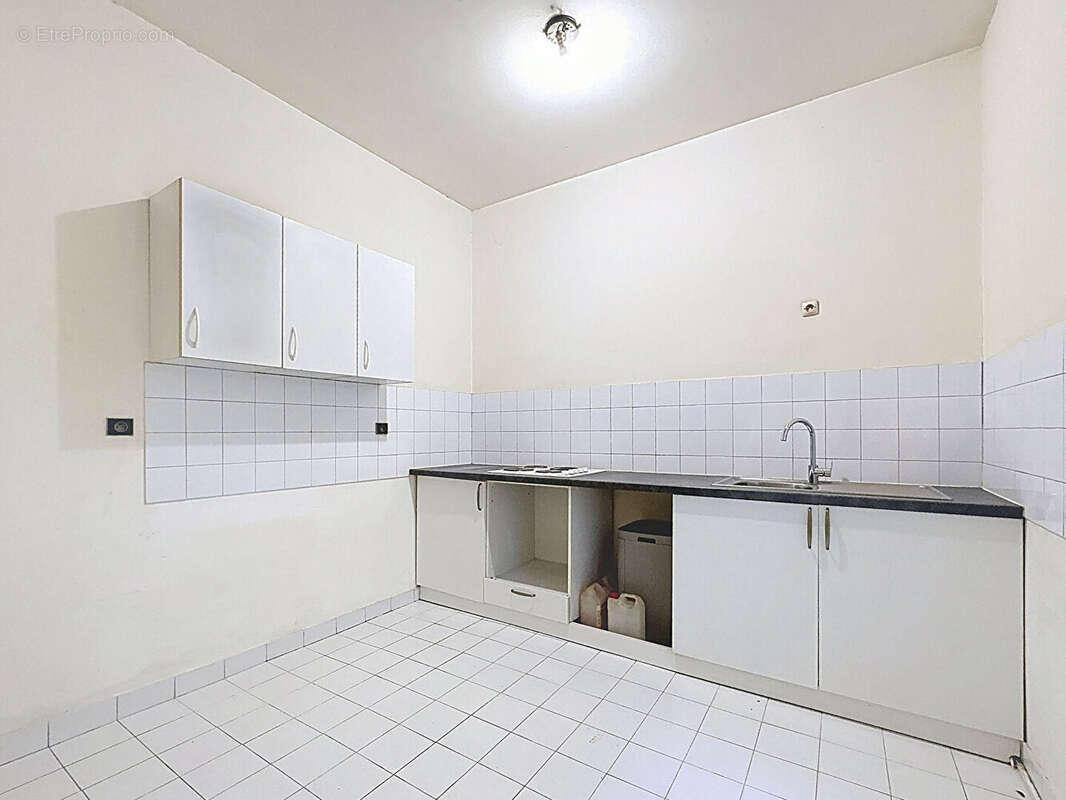 Immeuble  Avignon Intra Muros 7 pièce(s) 255 m2 - photo 7