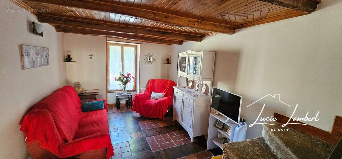 Maison 126 m² à Auzat-La-Combelle  - photo 5