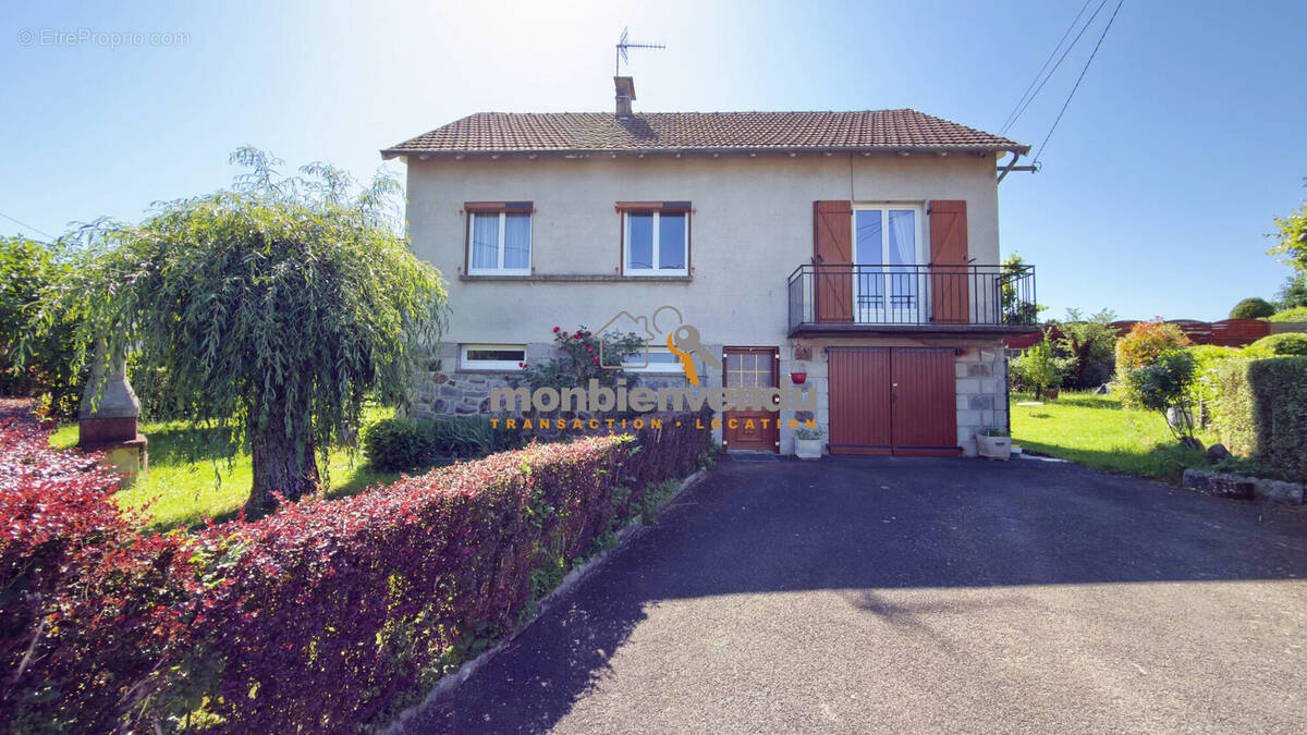 Maison à REILHAC