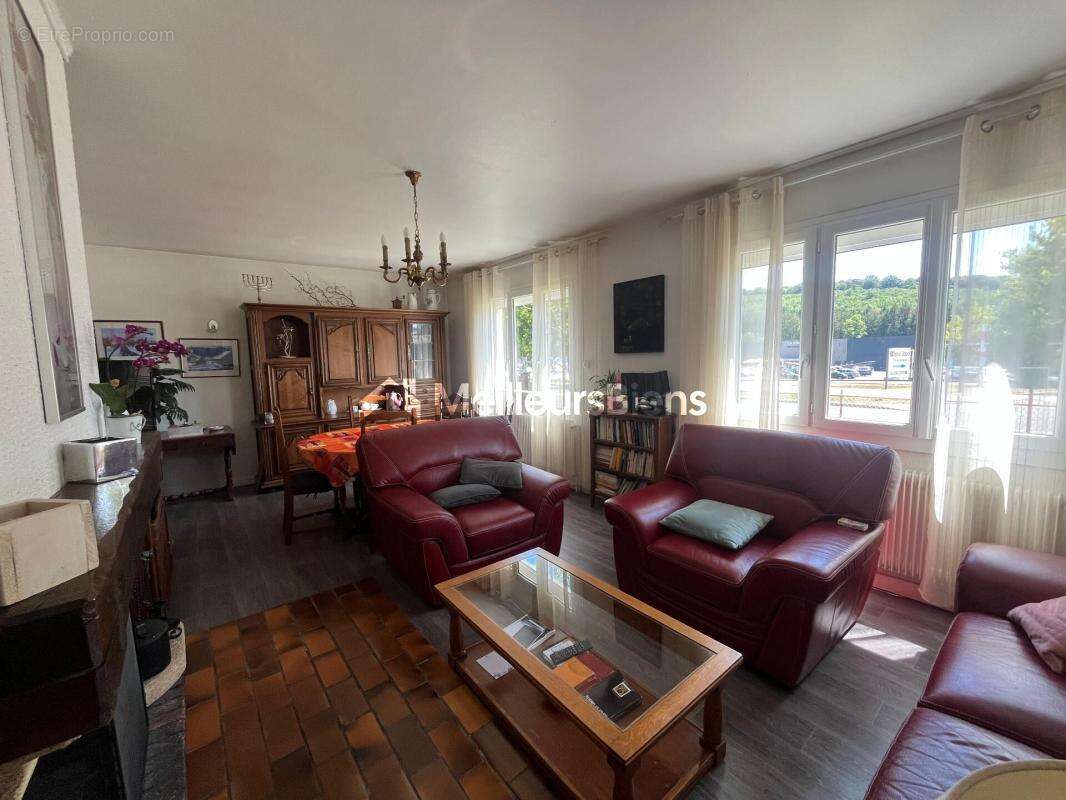 Ensemble immobilier de 187 m² composé de deux maisons mitoyennes - photo 3