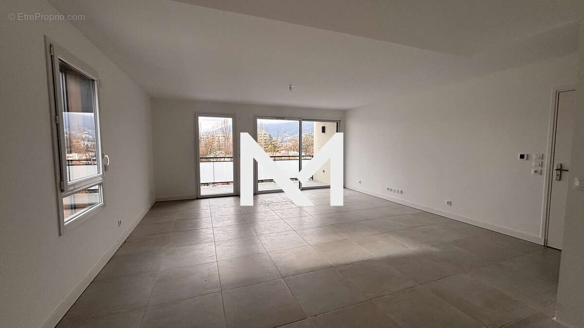 Appartement à MEYLAN