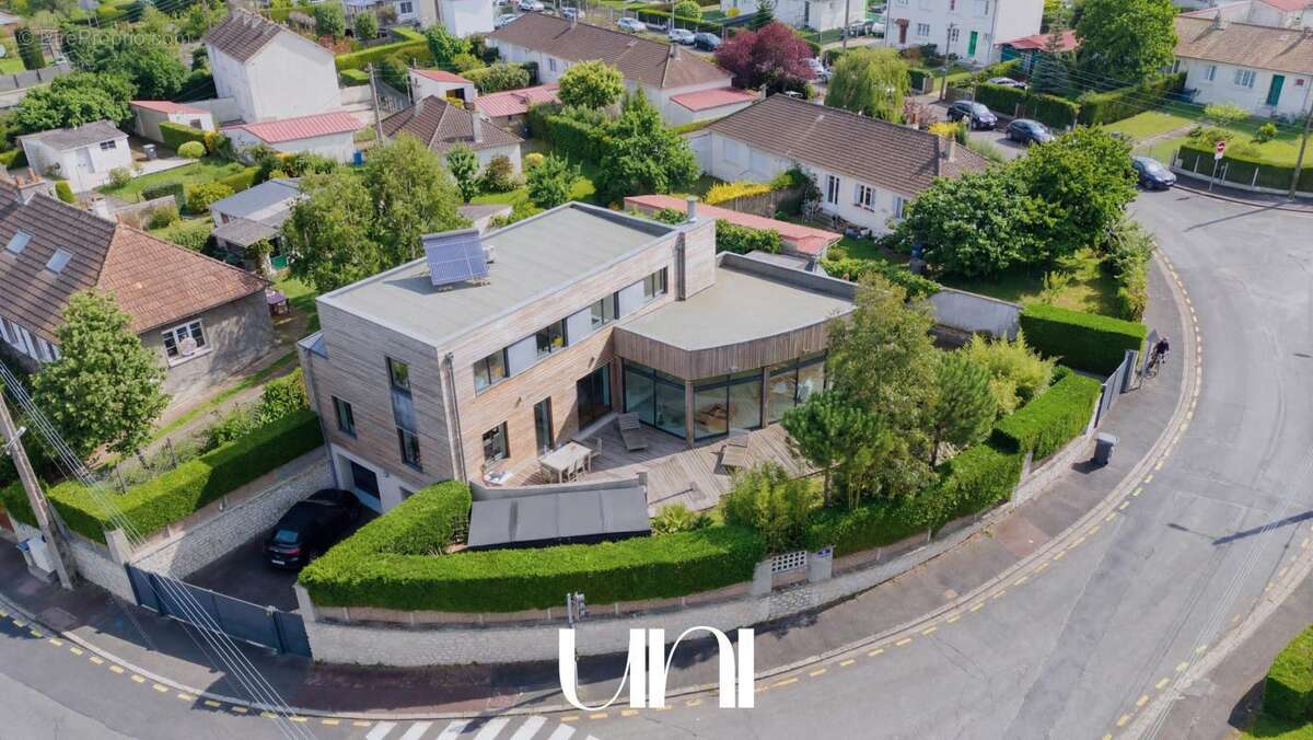 Maison 8 pièces de 210 m2 avec terrasse - Caen Université - photo 3