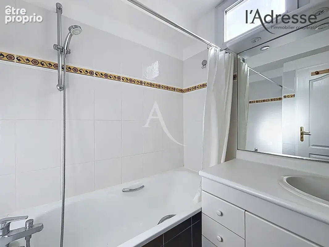 Suresnes Gambetta - Appartement Suresnes 2 pièces 46m² avec terrasse - Parking et Cave - photo 7