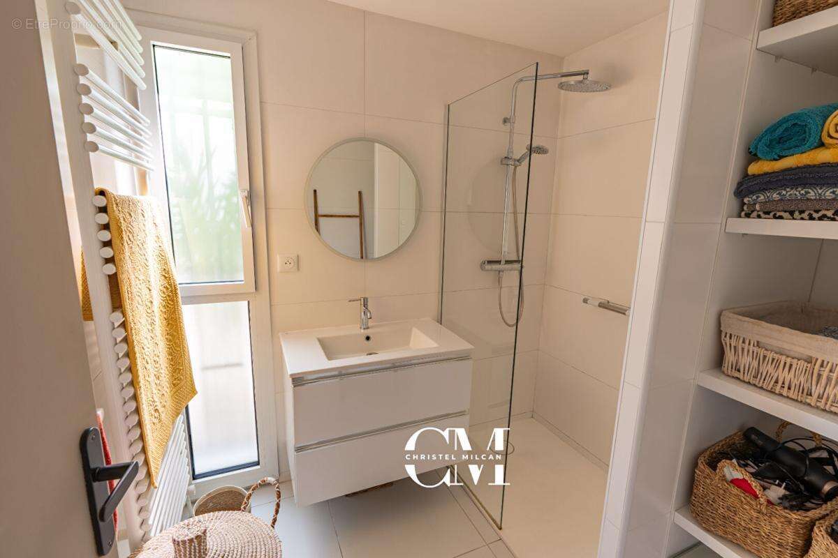 Bordeaux-Caudéran Duplex 98m² jardin, piscine, garage et parking - photo 13