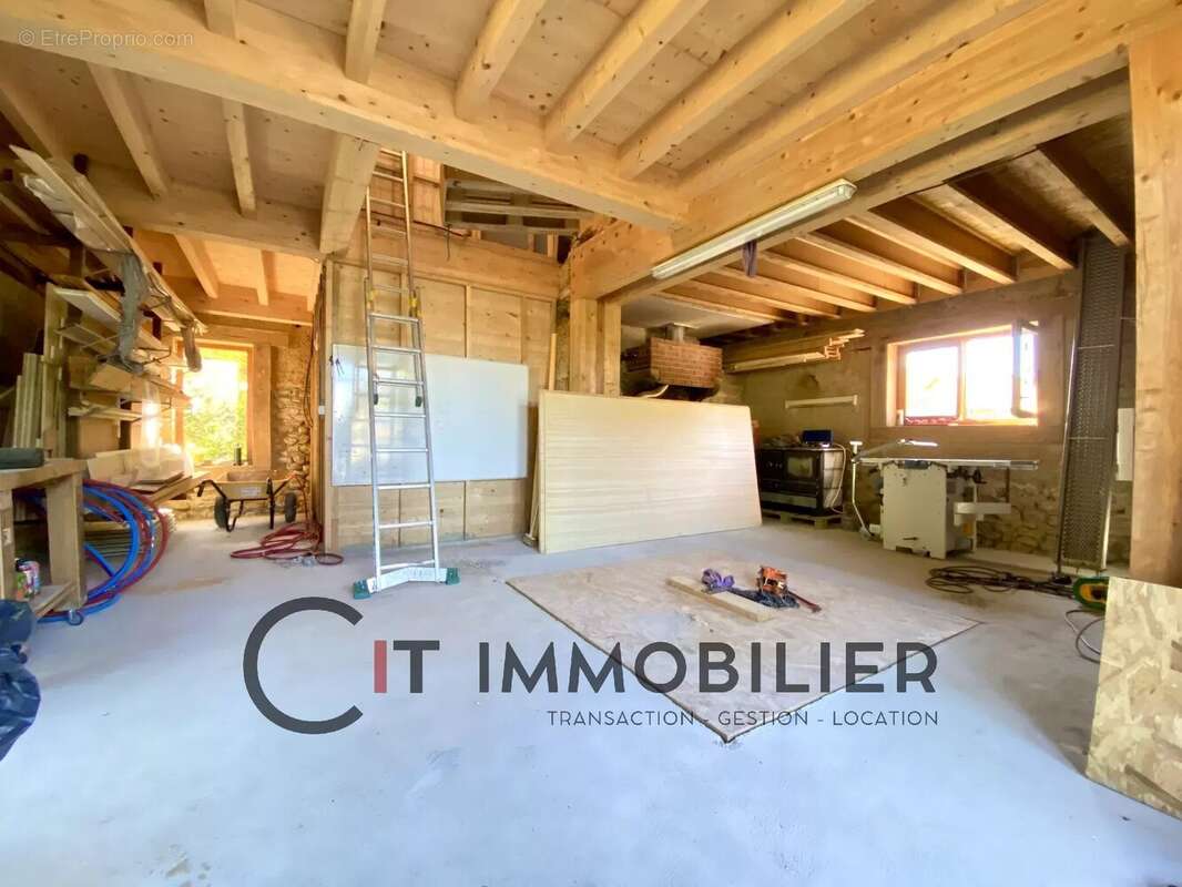 Maison à LES EPARRES