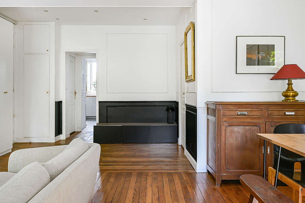 Appartement à PARIS-14E