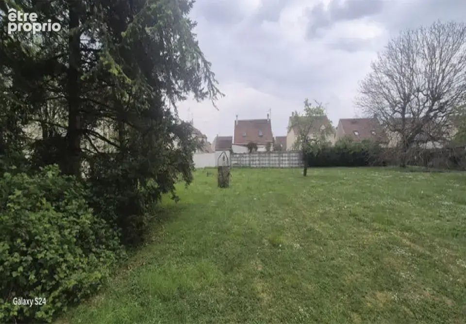 Terrain à BRIE-COMTE-ROBERT