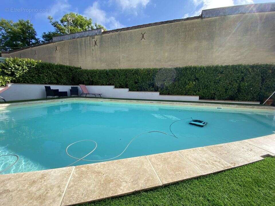 Commerce à CAZAUBON