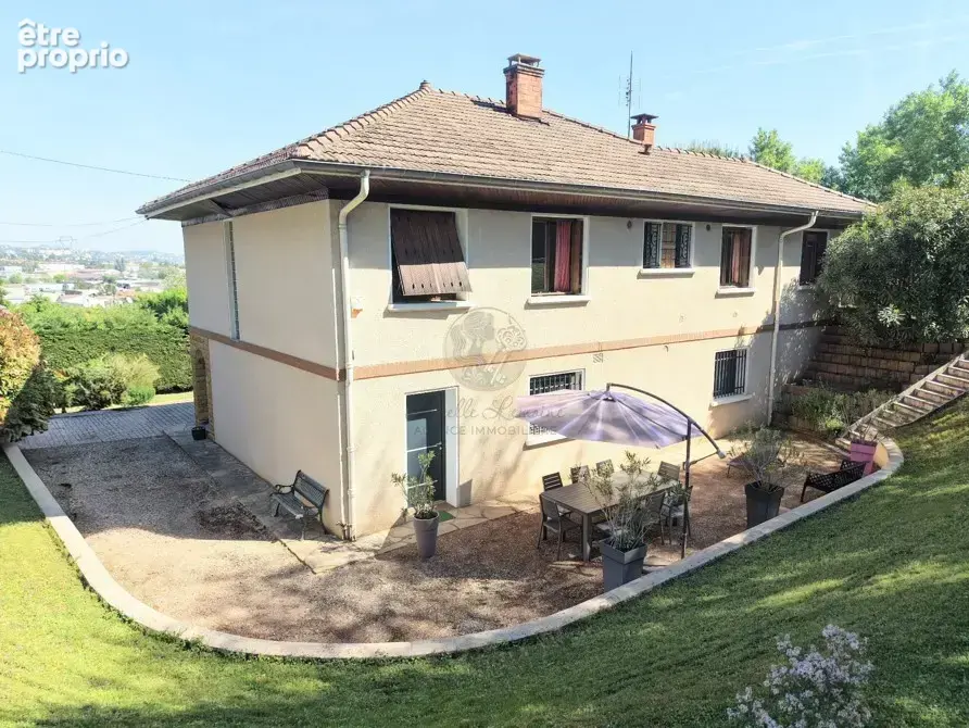 Opportunité rare à Saint-Genis-Laval   Maison avec vue Lyon & fort potentiel - Terrain de 2000m2 - photo 2