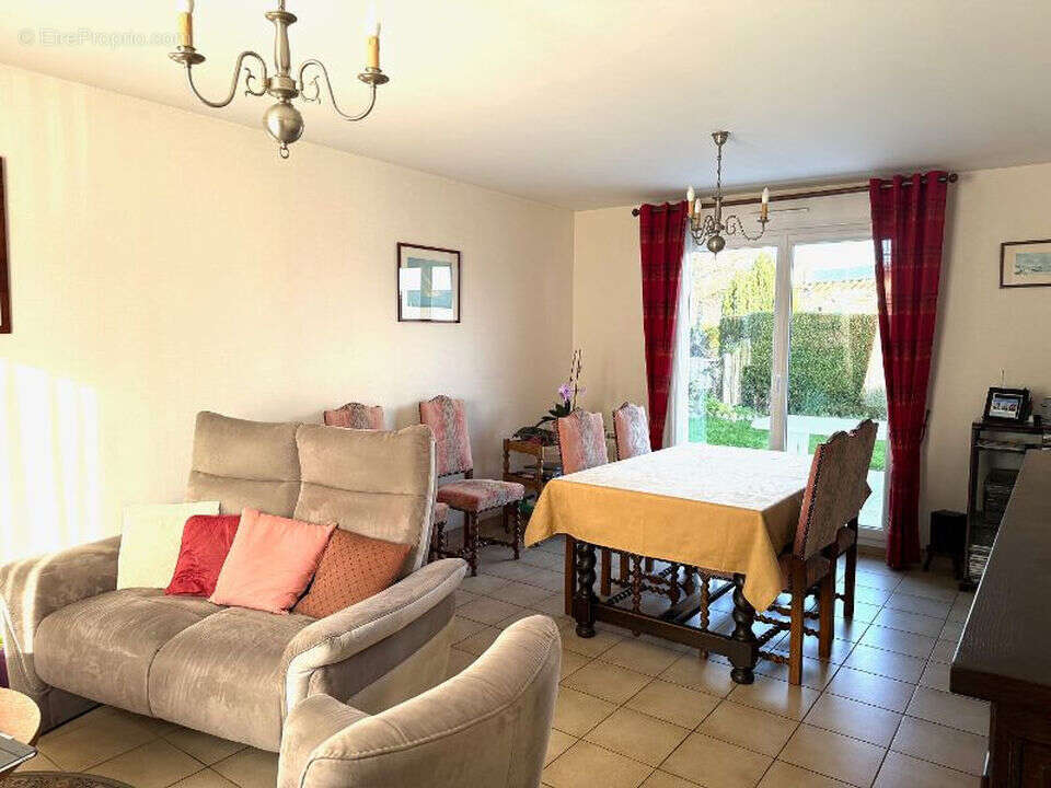 Maison à EQUEURDREVILLE-HAINNEVILLE