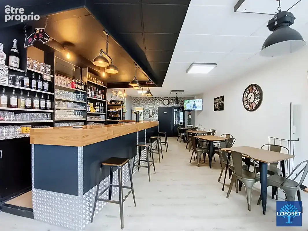 Fonds de commerce Bar / Licence IV / Petit loyer / Vals-près-le-Puy - photo 2
