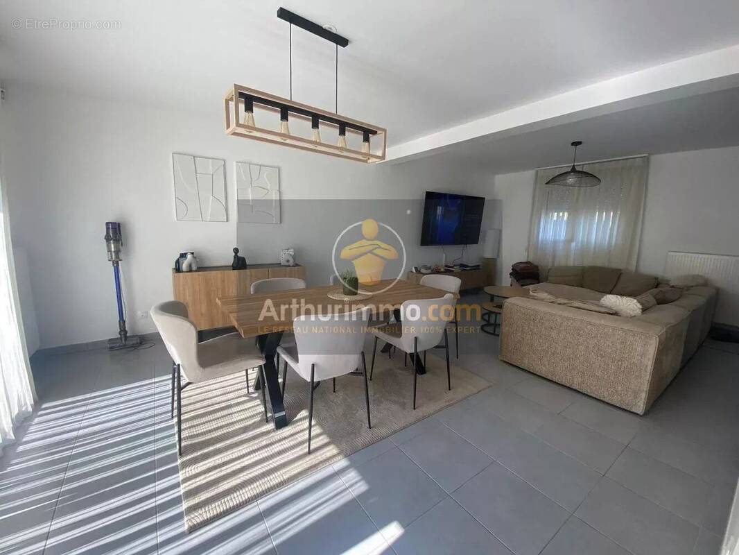 Maison à GRETZ-ARMAINVILLIERS