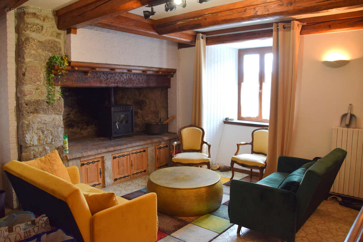 Maison à COUCOURON
