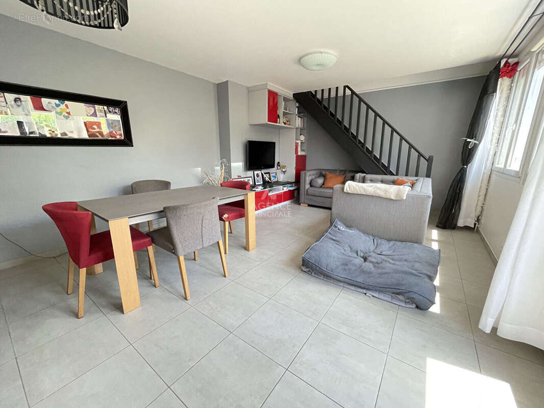 Maison Acheres 5 pièce(s) 90 m2 - photo 5