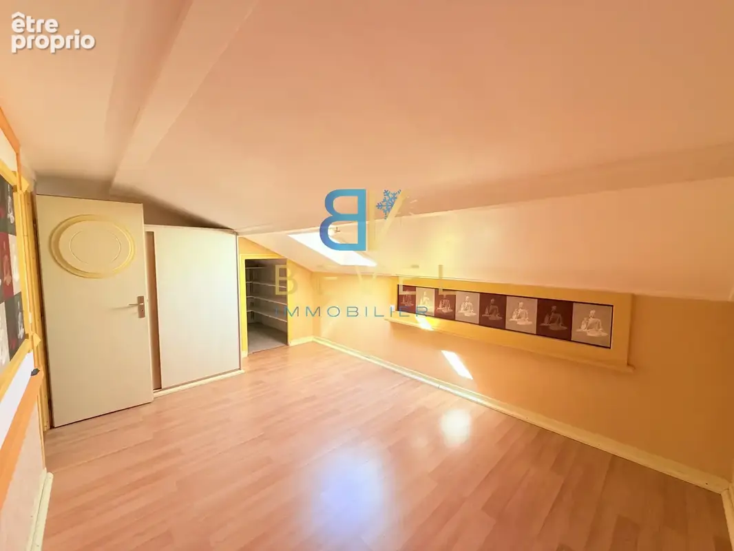 (73) VILLARGONDRAN - Jolie maison avec beaux extérieurs - 5 chambres - Garage & Atelier - Véranda - Rare à la - photo 19