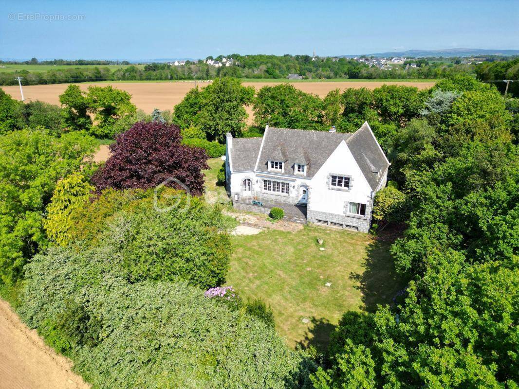 Elégante propriété familiale proche du littoral - photo 1