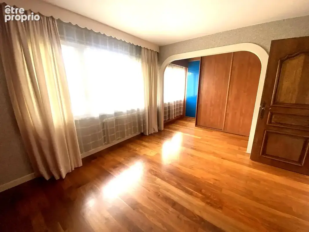 Maison 5 pièces 300 m² · à Annemasse · 300 m² · 1 480 000 €