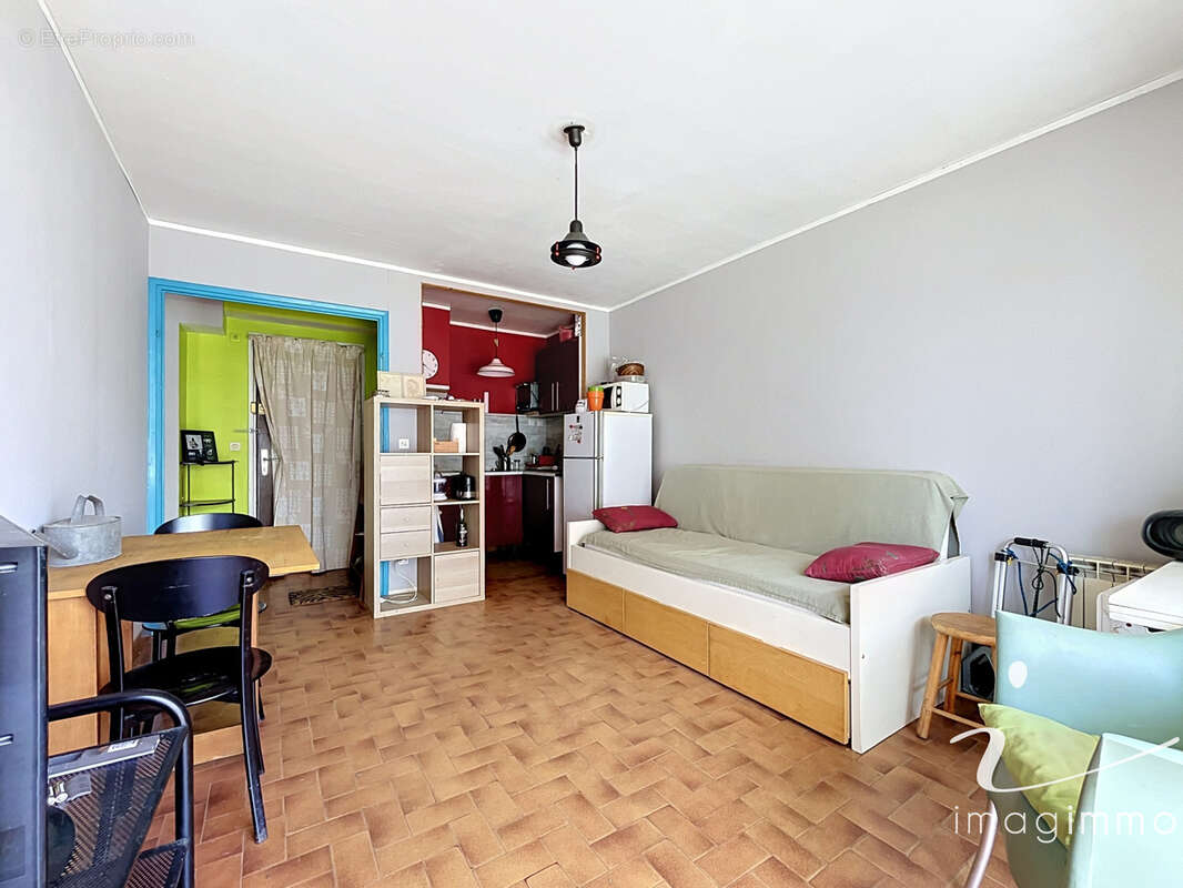 Deuxieme ligne appartement deux pieces avec cellier et parking - photo 2