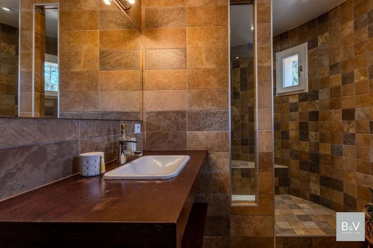 Maison à TOURRETTES-SUR-LOUP