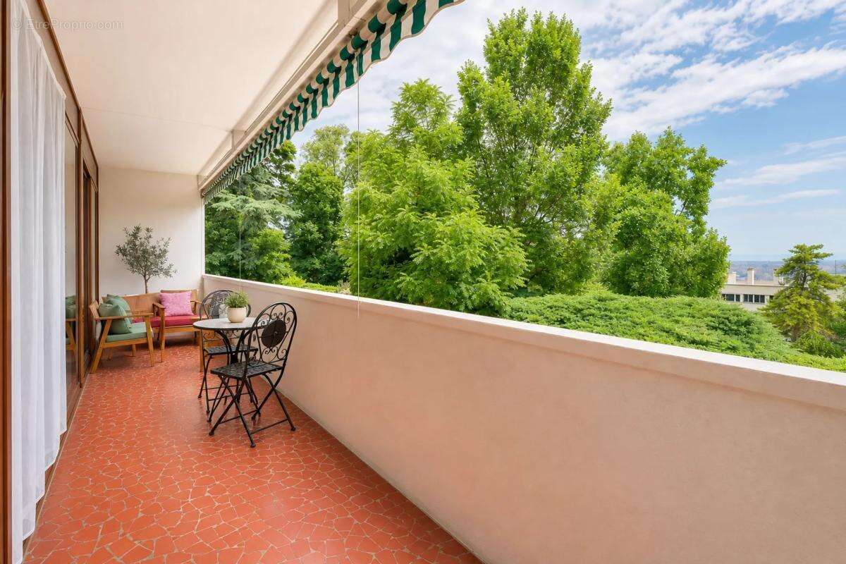Appartement à SAINTE-FOY-LES-LYON
