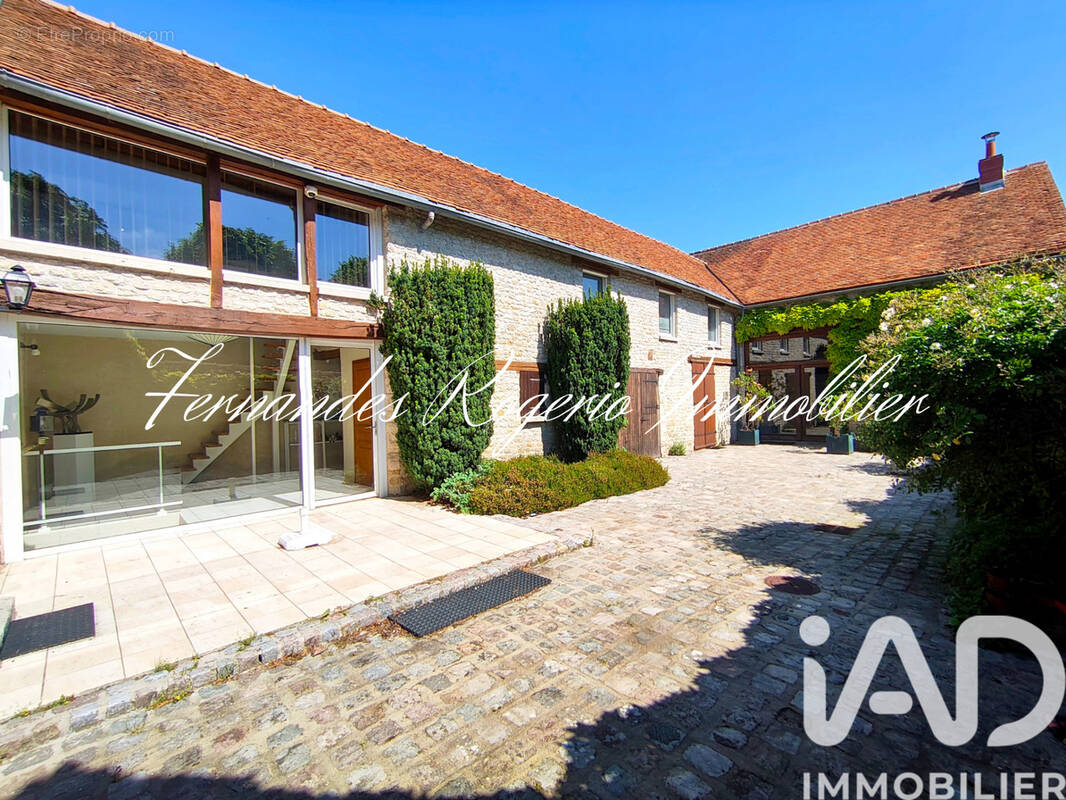 Photo 1 - Maison à YEVRE-LA-VILLE