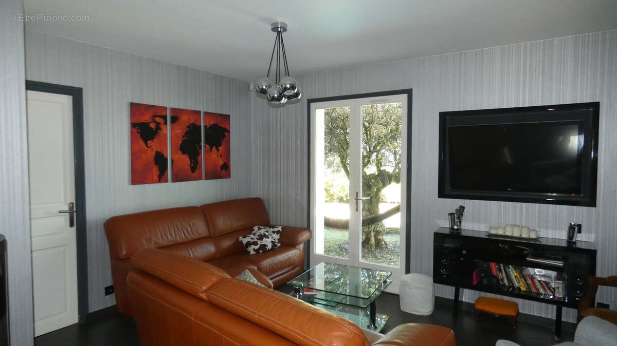 Villa 6 pièces   204 m2   5 chambres   piscine   drumettaz-clarafond - photo 9