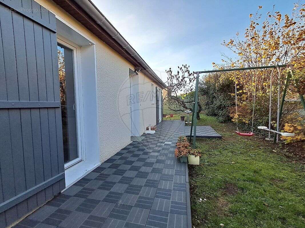 Maison à SAINT-ETIENNE-DES-OULLIERES