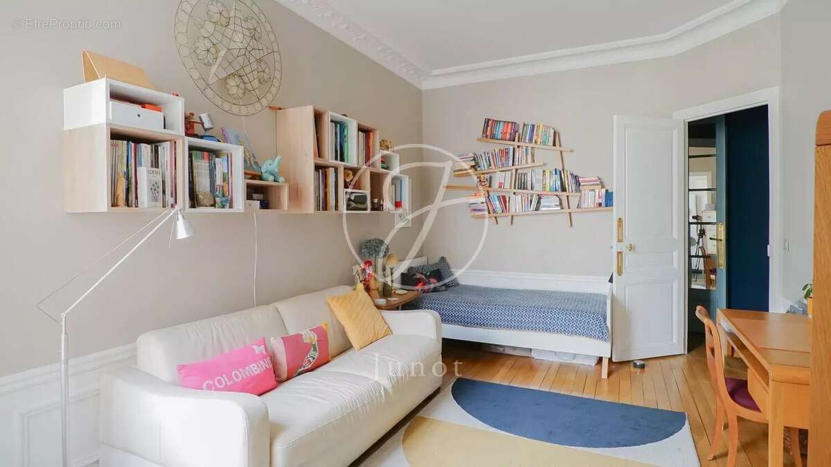 Appartement à PARIS-7E