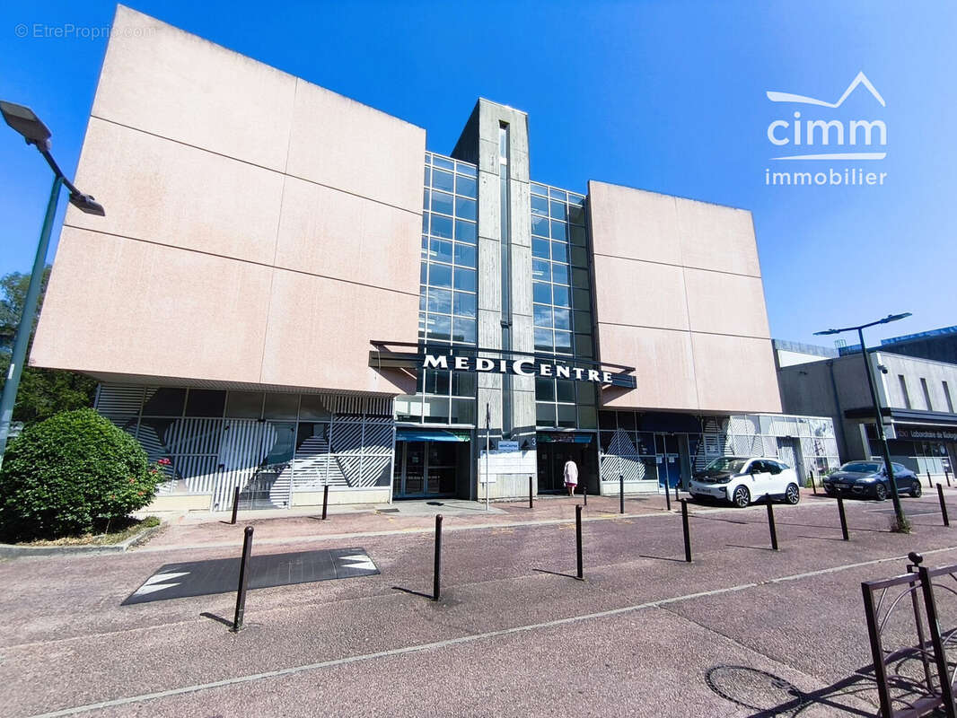 Commerce 59 m² à Echirolles  - photo 6