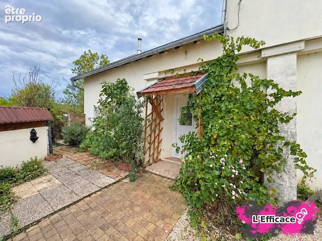 Maison 3 pièces 80 m² à vendre à Vy-Les-Lure (70200) - photo 1