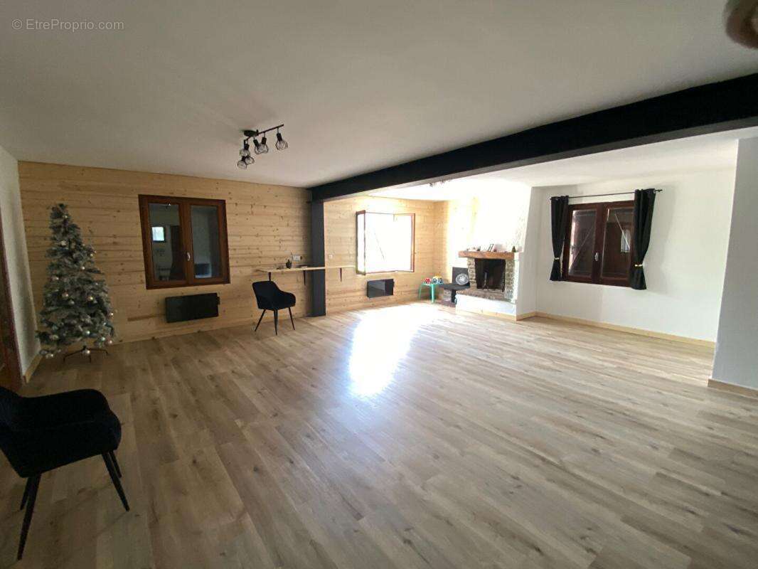 Maison Estoublon 5 pièce(s) 158 m2 - photo 4