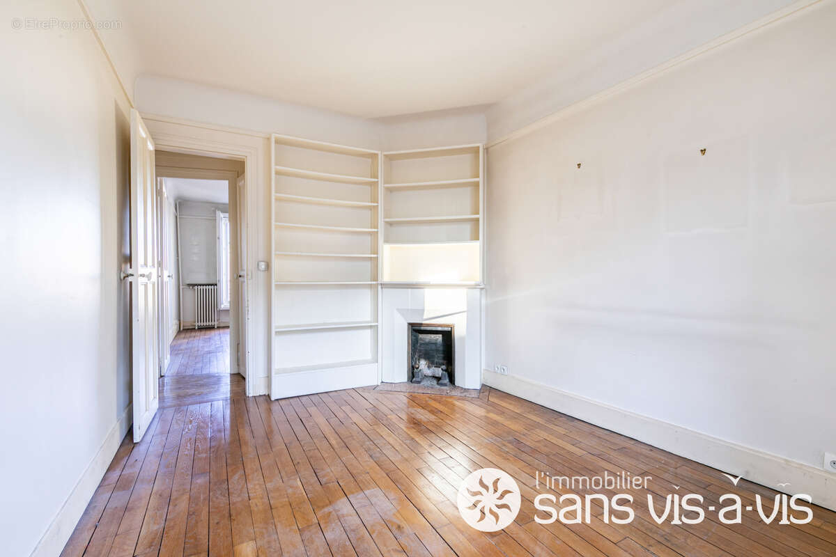 Appartement à COURBEVOIE