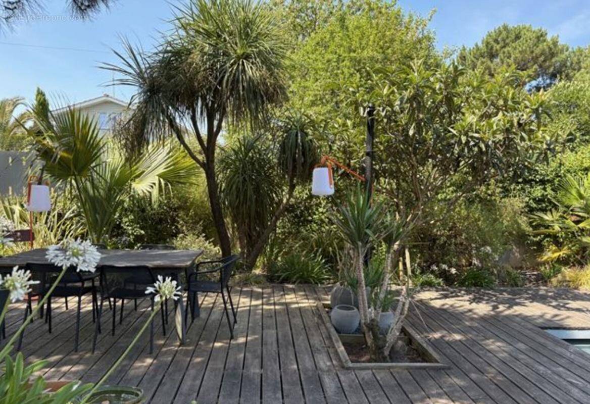 Maison à VILLENAVE-D'ORNON