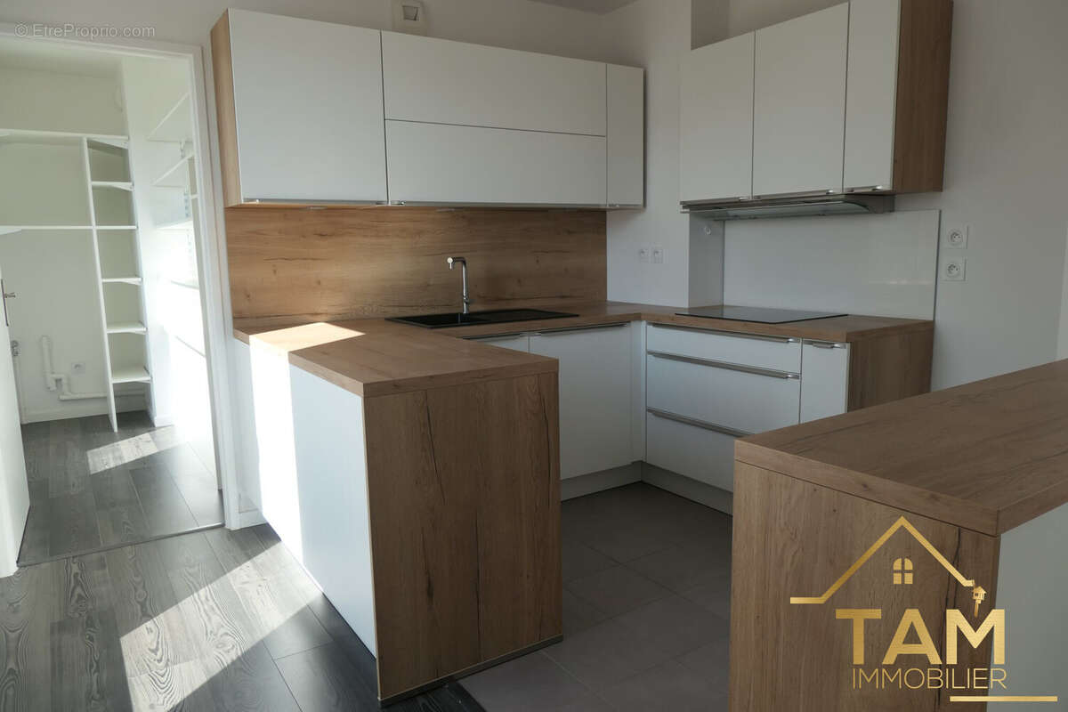Appartement à SAINT-CYR-L'ECOLE