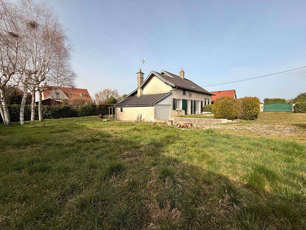 Maison à MAGNY-SUR-TILLE