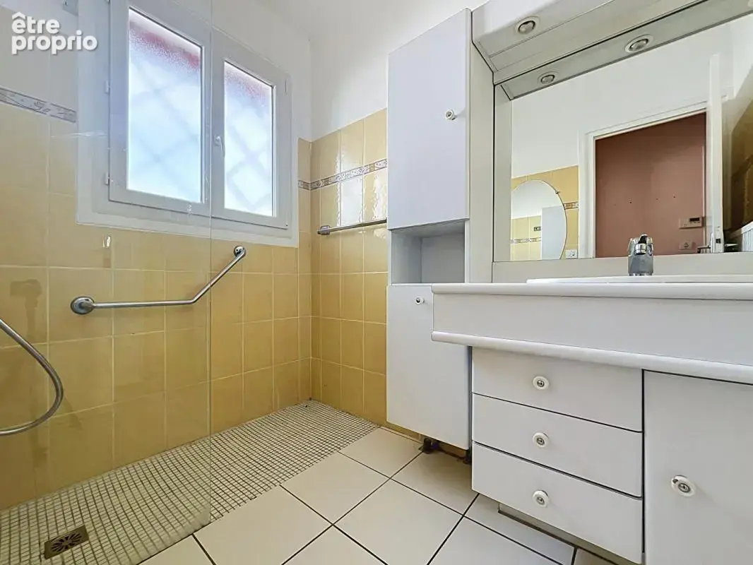 Ascain , Appartement 73 m2 avec garage, parking et jardin - photo 12