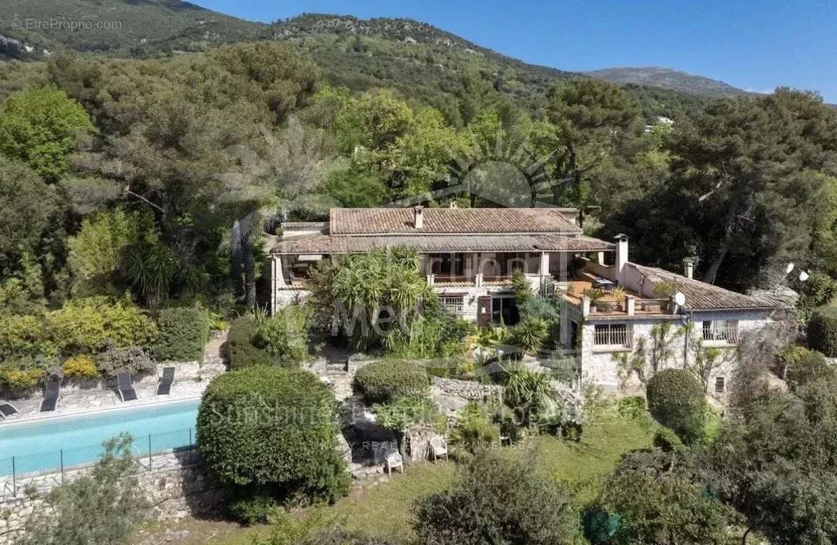 Maison à TOURRETTES-SUR-LOUP