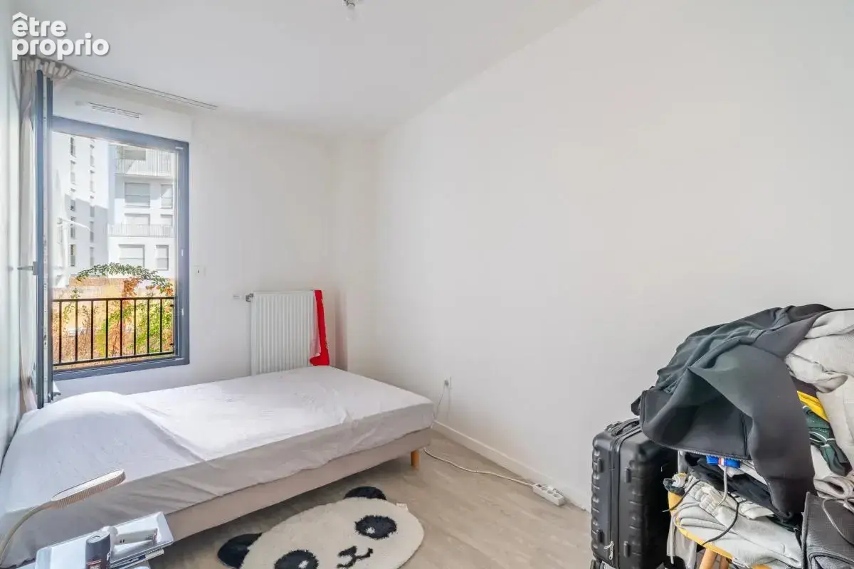 Appartement de 4 pièces de 85 m² à Stains - photo 7