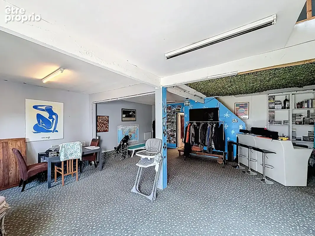 Local d activite  de 137 m²  habitables - photo 4